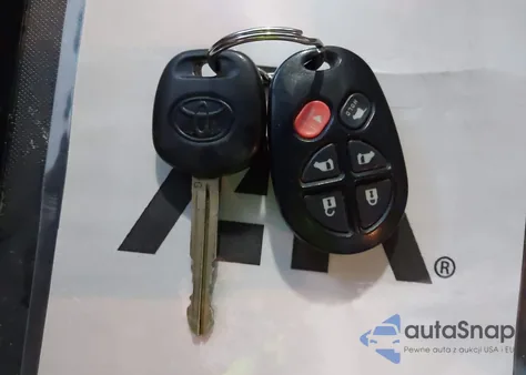 2011 Toyota Sienna Xle V6 из США, поврежденный, VIN 5TDYK3DC7BS161304